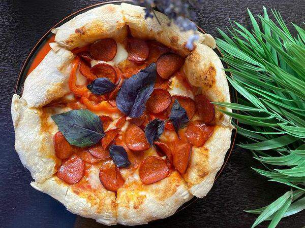 Territory Piatto - Неаполитанская пицца Пепперони