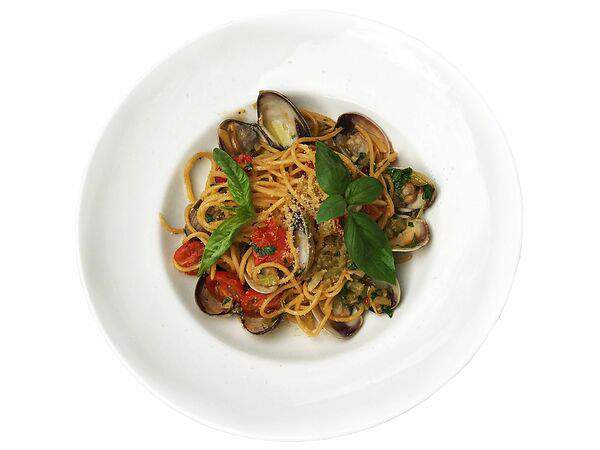 Osteria 122 - Спагетти вонголе в вине, с помидором и чесноком