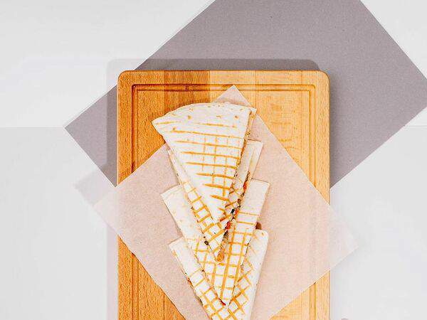 Бобы - Кесадилья с курицей