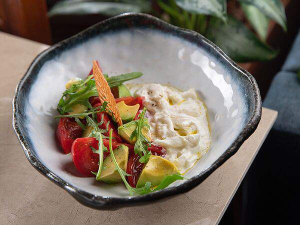 Джентльмены удачи - Салат с сыром страчателла