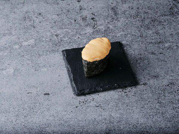 THE BOX - Спайси суши с лососем