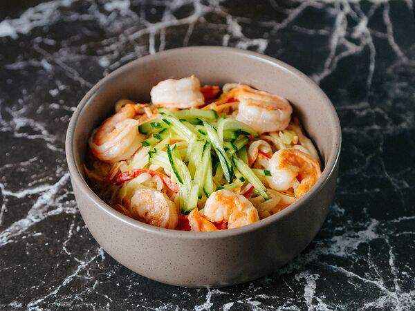 Роллы на районе - Лапша удон с креветками в сливочно-чесночном соусе