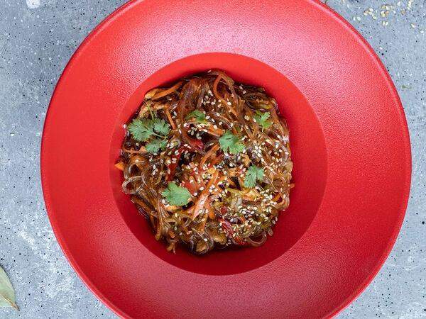 Gagarin Gastro Bar - Лапша удон с курицей