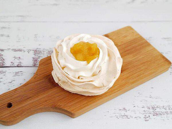 Пряно-румяно - Десерт Павлова с манго