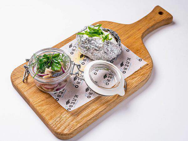 Клево - Сельдь с ялтинским луком и печеным картофелем