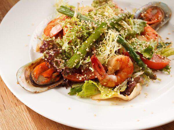 Тортшер - Теплый салат с морепродуктами