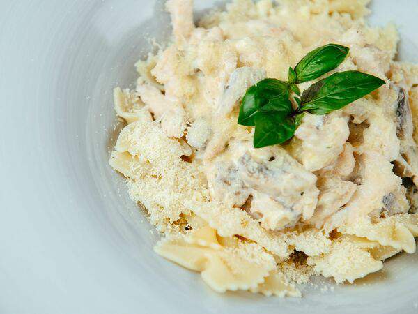 The Kitcha - Фарфалле с цыпленком и грибами