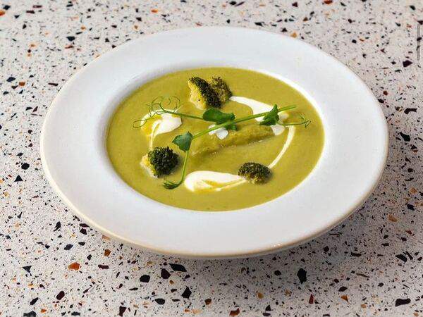 Matamata - Крем-суп из брокколи с копченой сметаной
