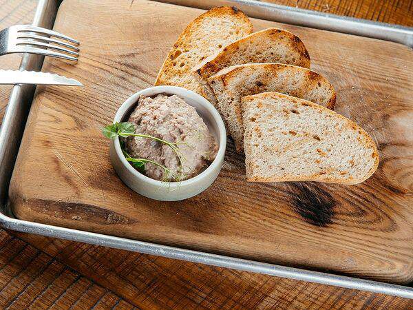 Потроха - Хлеб с паштетом