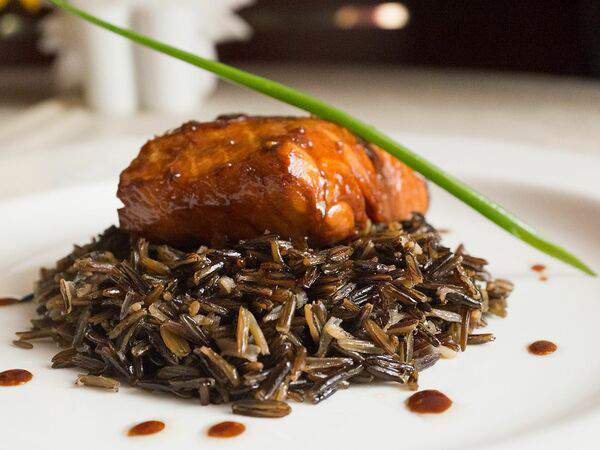 City - Глазированная семга с черным рисом