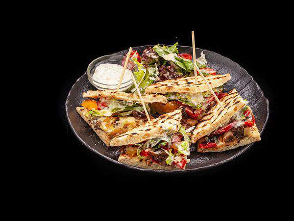 Греко гриль бар - Клаб-сэндвич мэ лаханика