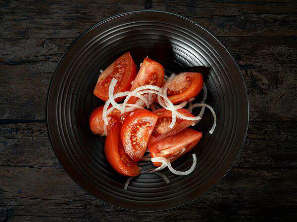 Kinza House - Салат из розовых помидоров