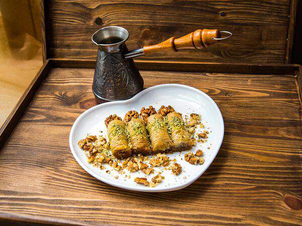 Восточная выпечка - Пахлава Бурма с грецким орехом в начинке