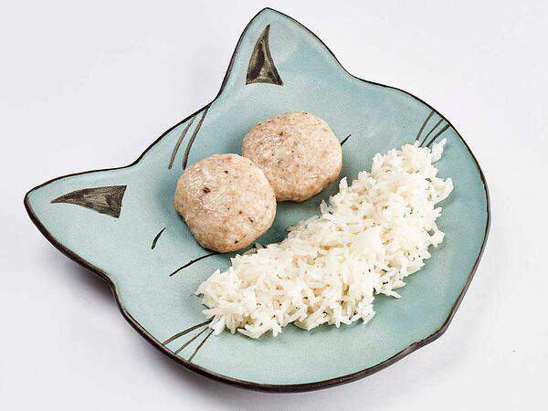 Урюк - Куриные котлетки на пару с отварным рисом