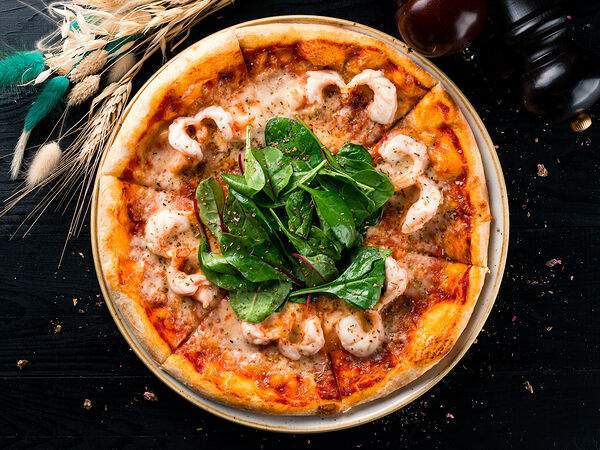 Березка - Пицца с креветками и шпинатом