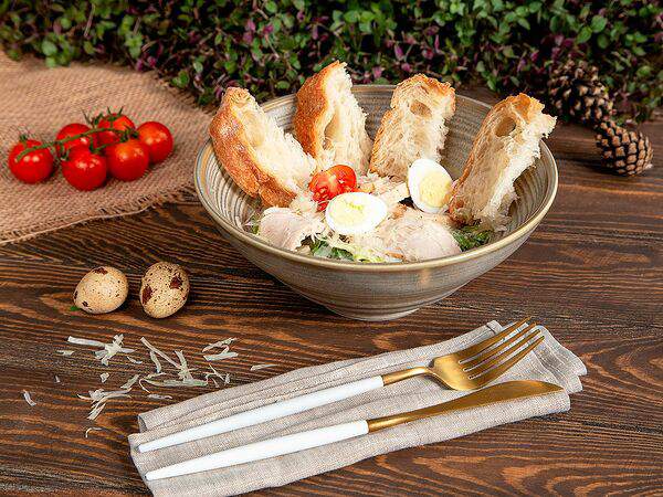 Ботаника - Салат Цезарь с маринованным цыпленком