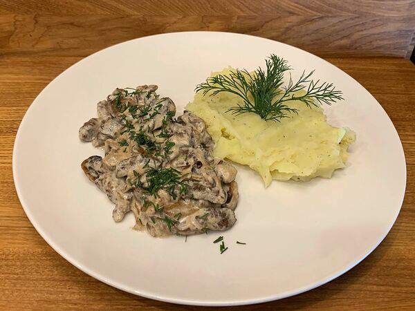 Gagarin Pub - Бефстроганов из говядины