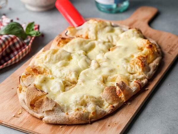 Pinzeria by Bontempi - Пинца Бьянка Моцарелла