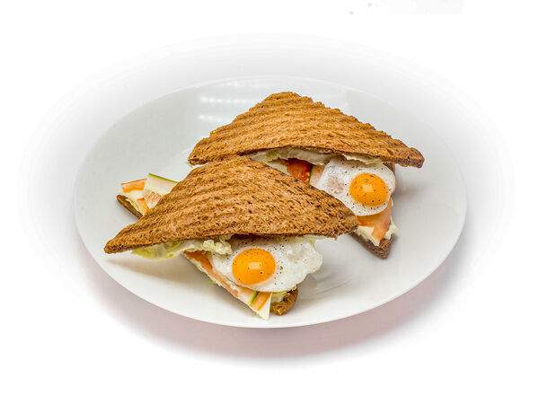 Матрёшка - Сэндвич с сыром и перепелиным яйцом