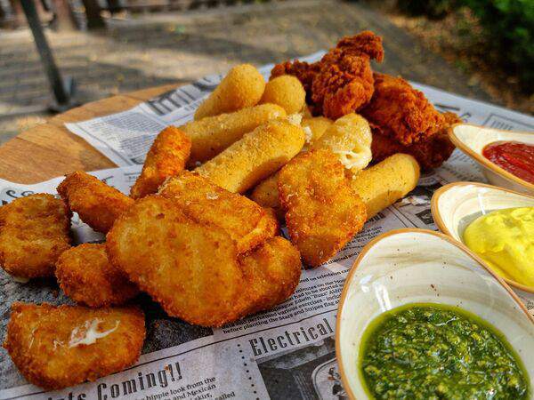 Нуар хаус - Американ баскет