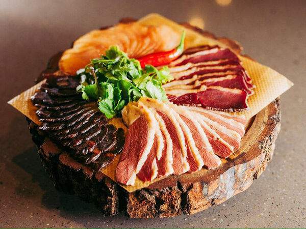 БАЗА - Ассорти из мясных деликатесов