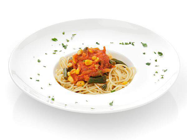 Ближе к делу - Спагетти с овощами в томатном соусе