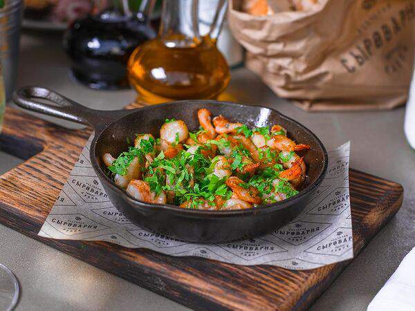 Сыроварня - Тигровые креветки с чесноком и петрушкой