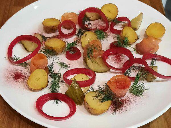 Рыбы бы - Салат с семгой