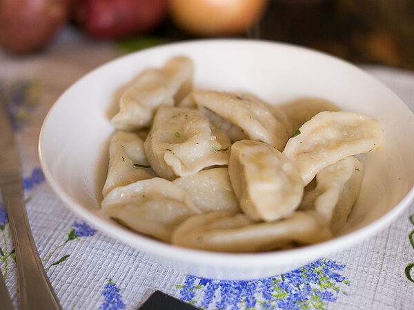 Пельменная на Горького - Вареники с сырым картофелем и шпиком