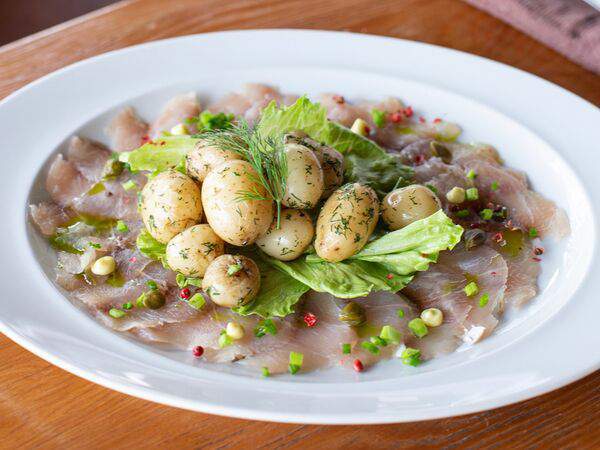 Мясо и вино - Черноморский лобан шеф-посола с картофелем и укропом