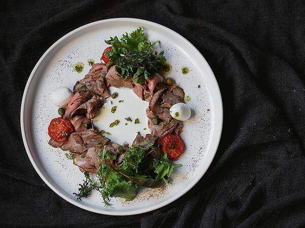 Инжир - Салат с ростбифом и пикантной заправкой