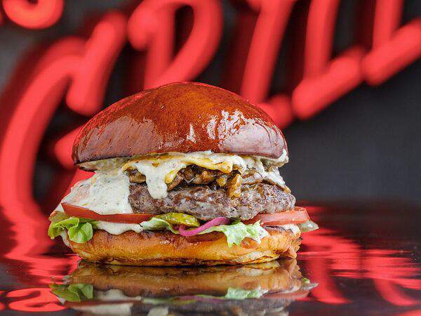 Moo Moo Burgers & Grill - Бургер Грибоедов