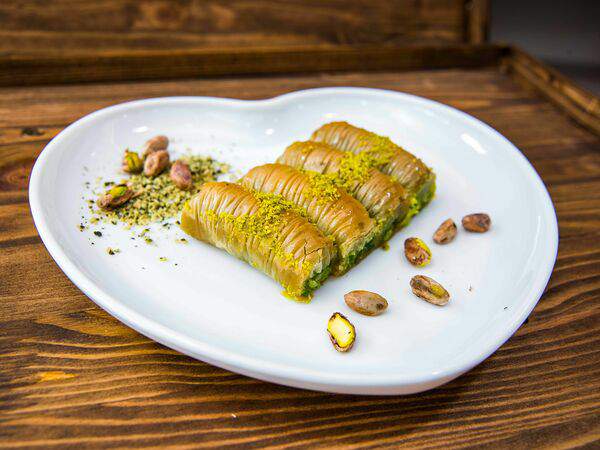 Восточная выпечка - Пахлава Бурма с фисташкой в начинке