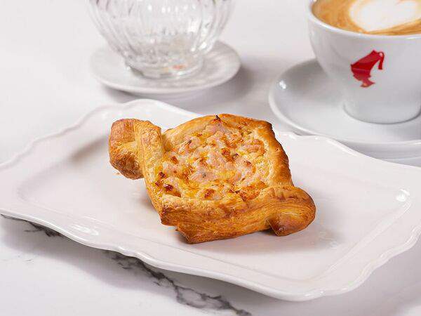 Вкус - Слойка с ветчиной и сыром