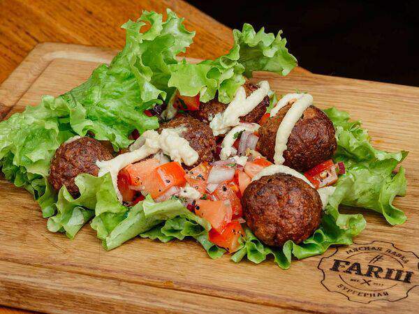 #FARШ - Дочь мясника в листьях