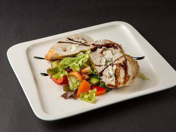 Harat's Irish Pub - Филе куриное с сыром фета