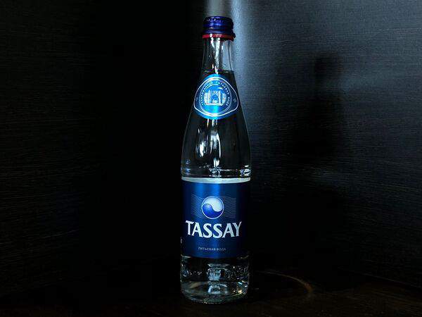 BoSta COFFEE - Вода Tassay с газом стекло