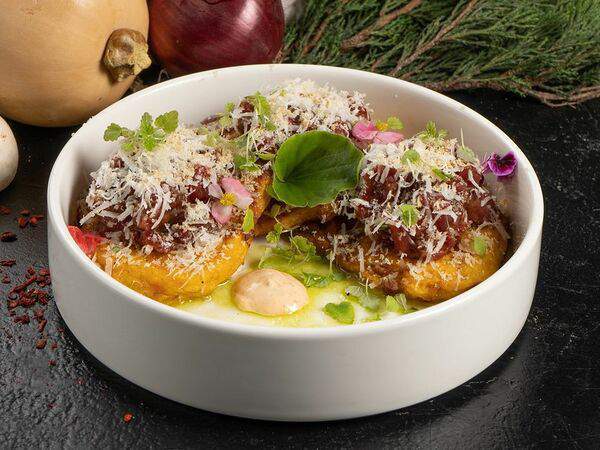 Golden Coffee - Оладьи из тыквы с тартаром из говядины