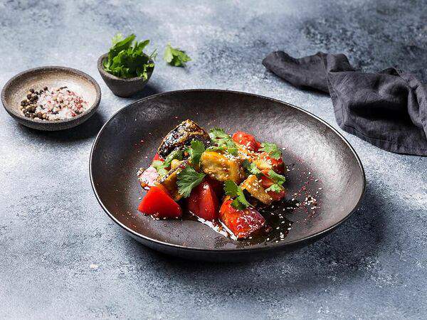 Chalet River Club - Тёплый салат из хрустящих баклажанов