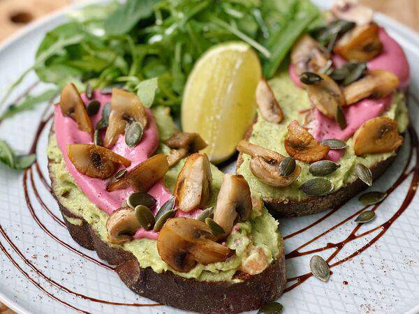 2A Concept. Coffee, Cake & Shop - Розовый аво тост