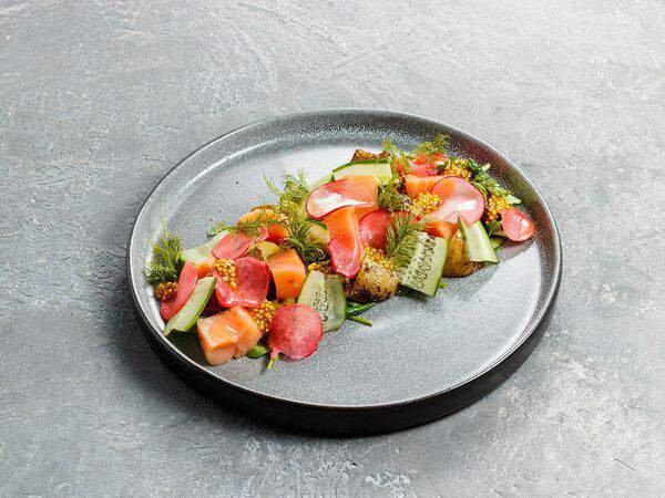 Jager Meet to Eat - Салат с лососем слабой соли и печёным картофелем