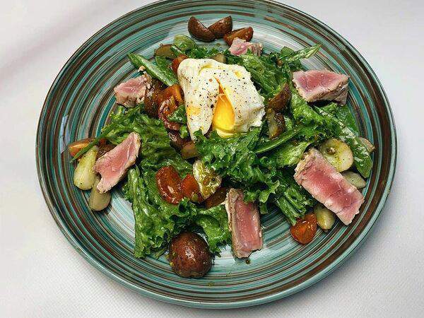 Vin Vin Concept Bar - Салат с тунцом