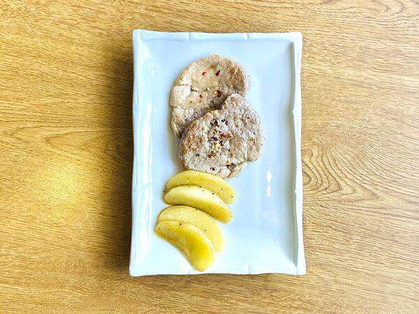 Изюм - Свиные медальоны по-нормандски