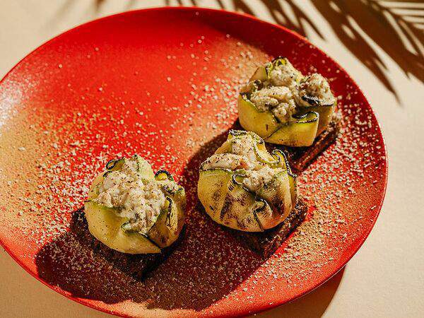 Сияние - Мини брускетта с креветкой и кабачком