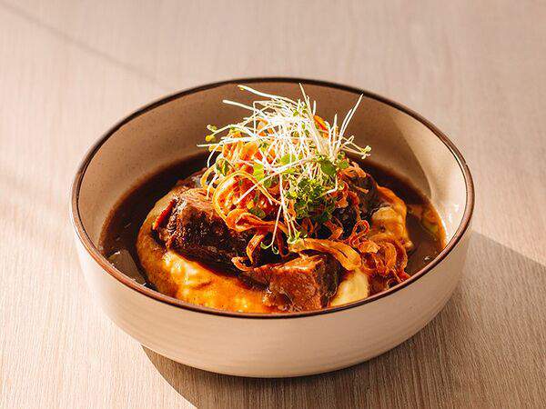 Тим Ян - Говяжьи щёчки с картофельным пюре