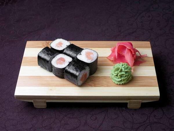 Аура - Ролл с лососем