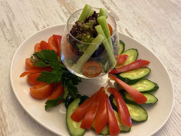 Чемодан - Овощной букет