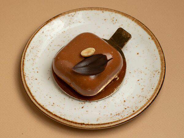 Mon Baton Green - Пирожное банан-арахис