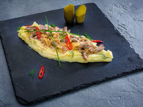 Чайхона №1 Братьев Васильчуков - Бефстроганов из телятины с картофельным пюре