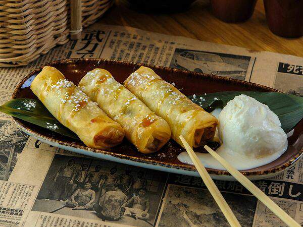 Кафе пельменная - Спринг-роллы с фруктами в карамели